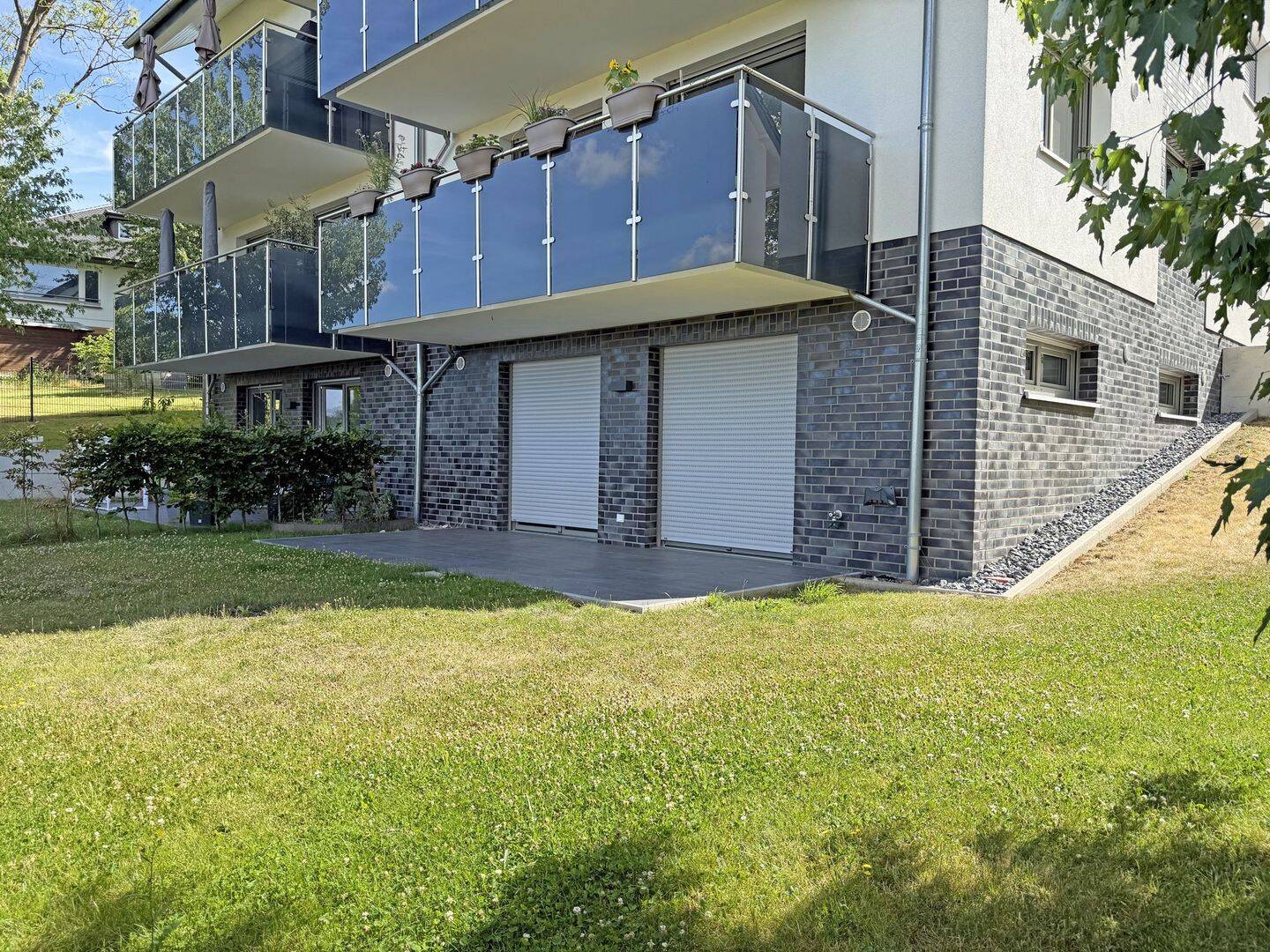 Moderne 2 Zimmer-Wohnung mit großzügiger Terrasse, Fahrstuhl und Garage in Bad Oeynhausen-Oberbeck