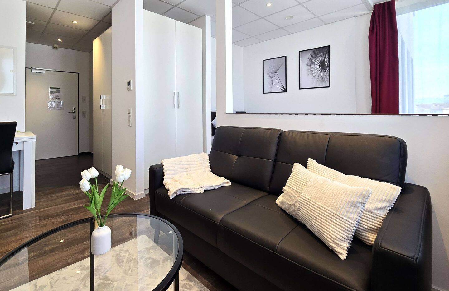 Komfortables 1-Zimmer Apartment, möbliert & komplett ausgestattet, zentral in Niederrad