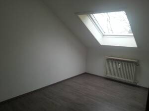4 Zimmer DG- Wohnung 83 qm zu vermieten – 70378 Stuttgart – Vorschaubild 3