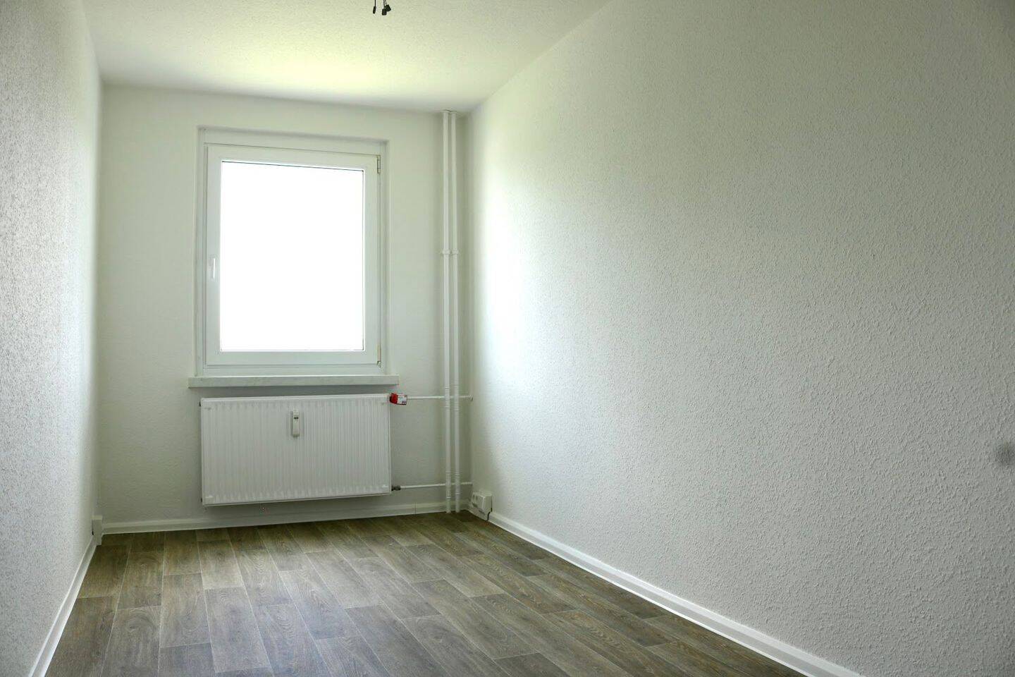 Ihr Wohlfühl-Zuhause: Sanierte Wohnung mit Balkon im grünen Helbersdorf – Chemnitz – Vorschaubild 5
