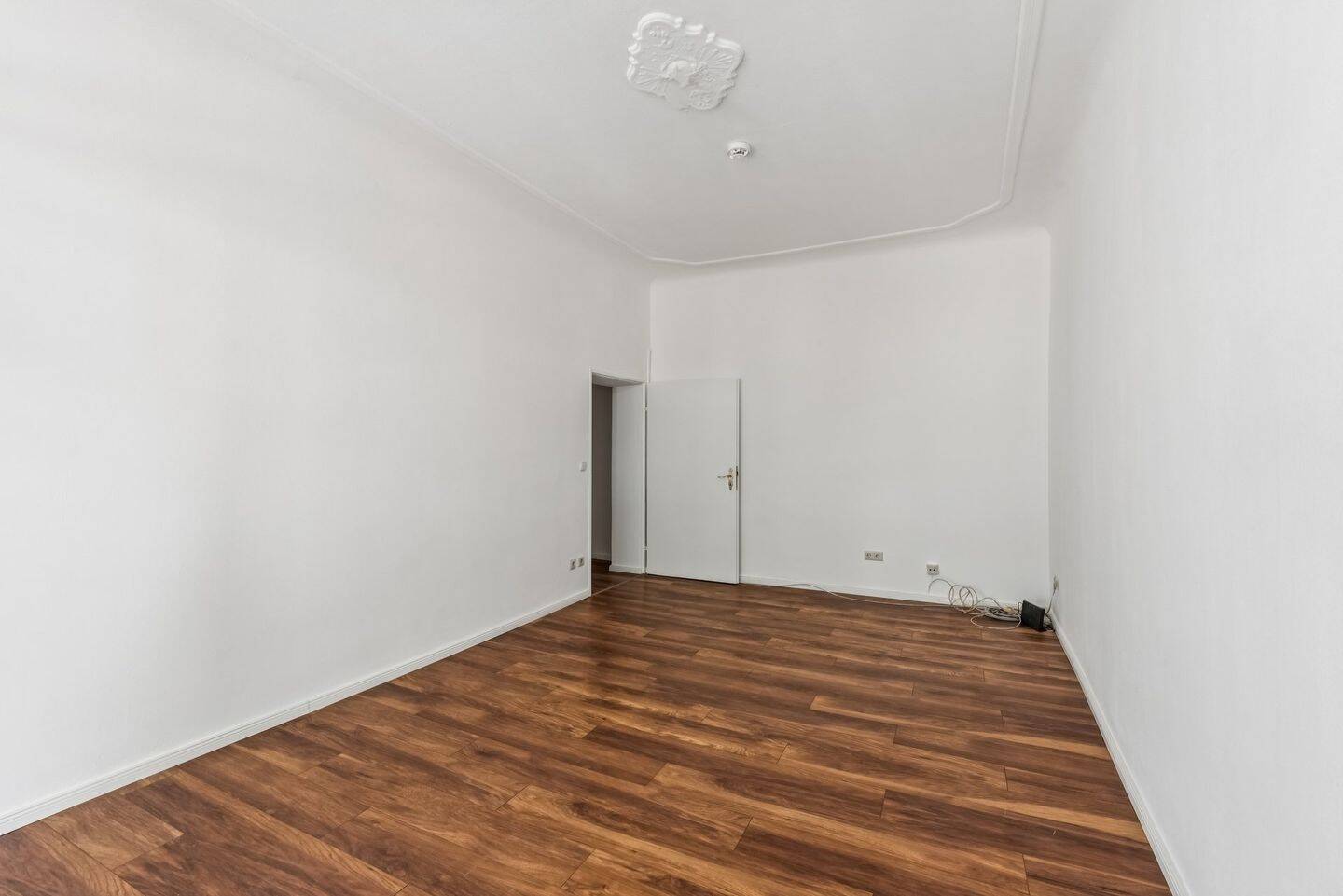 WOHNEN IM GRÜNDERZEIT-ALTBAU. LEBEN AM SCHILLERKIEZ & TEMPELHOFER FELD. – Berlin – Vorschaubild 3