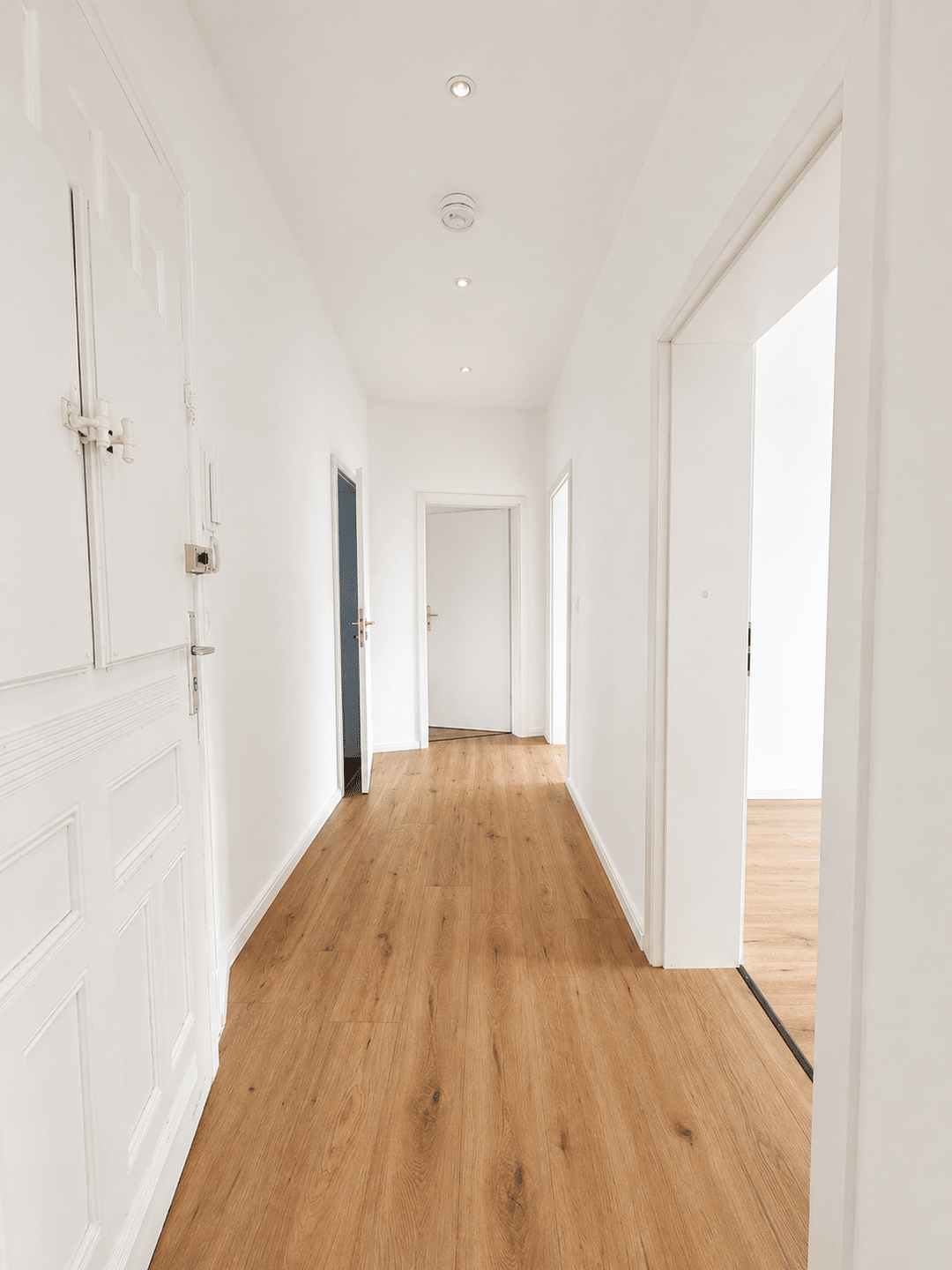 Perfekt für die kleine Familie: Helle 3-Zimmer-WE mit Park vor der Tür