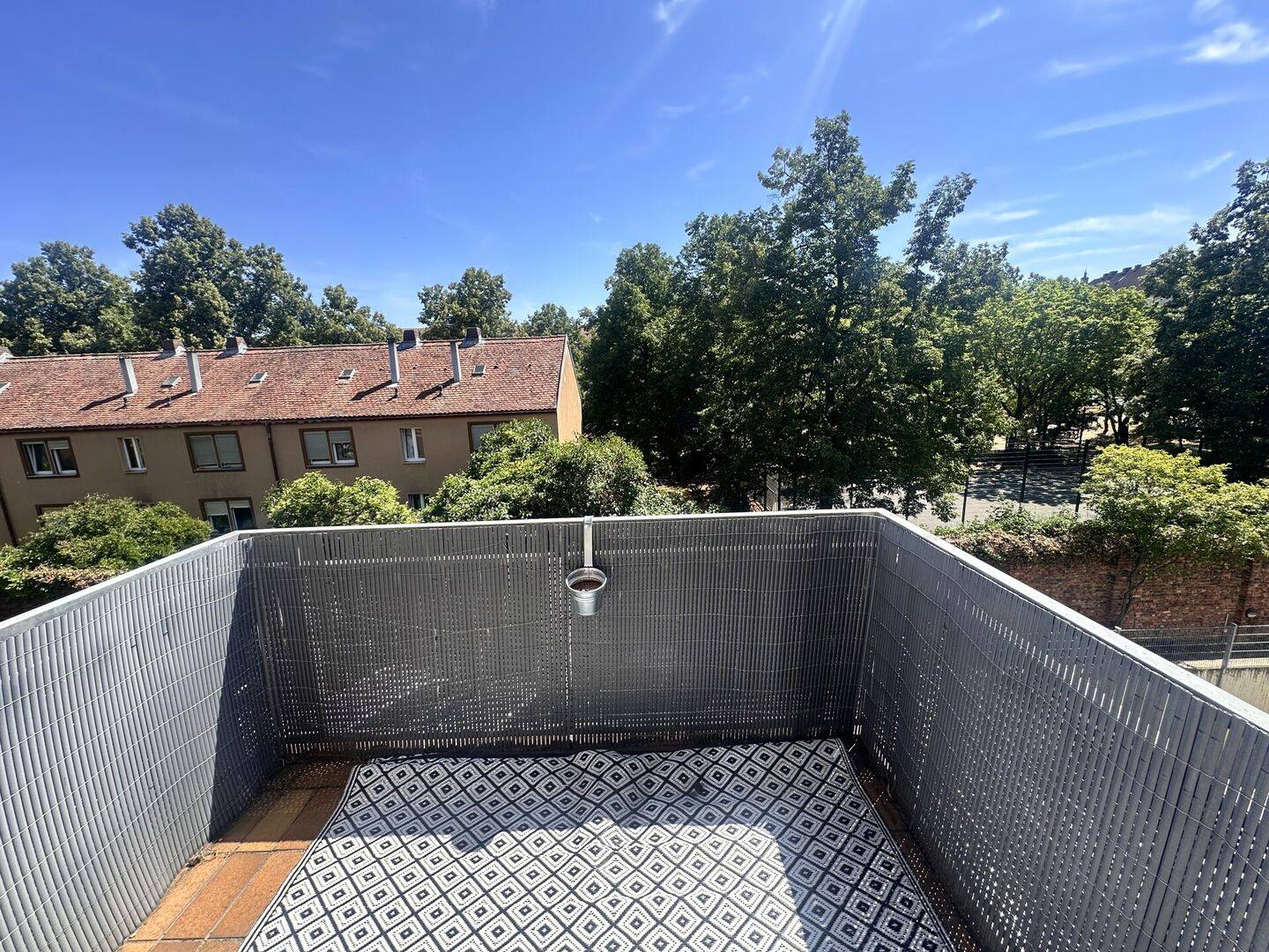 ***Gemütliche, nette Wohnung mit großem Balkon und TG-Stellplatz. in ruhiger Lage Wü-Zellerau...*** – Würzburg – Vorschaubild 8