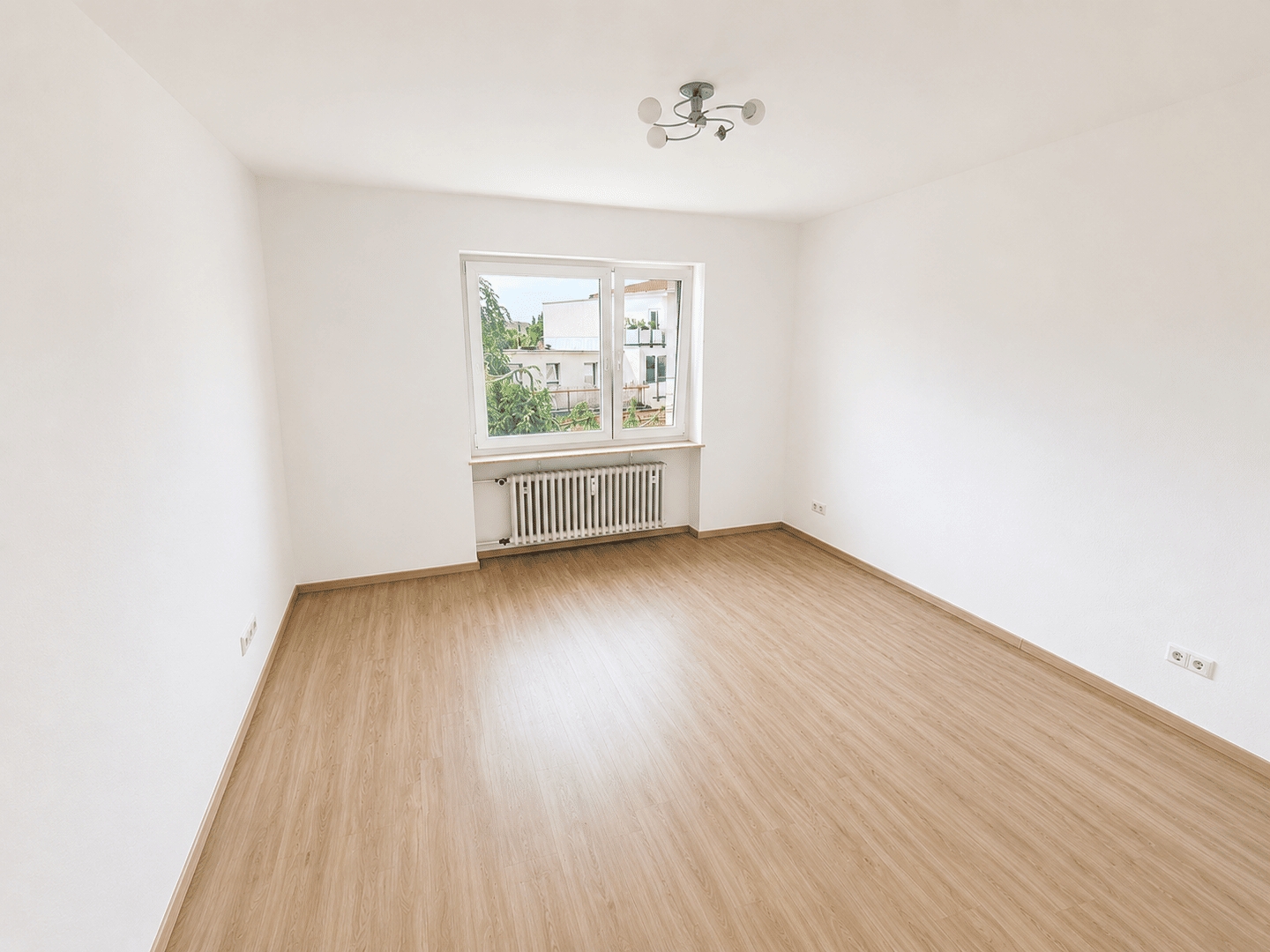 Helle 4-Zimmer-Wohnung mit Wintergarten, Balkon, Küche in zentraler Lage von Würzburg – Würzburg – Vorschaubild 6