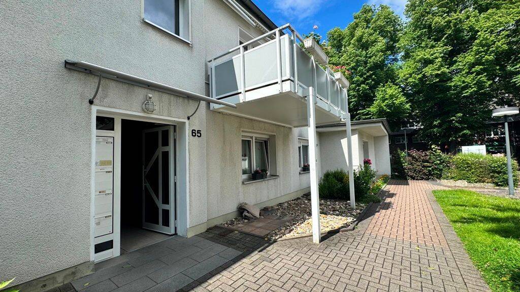 * Ab sofort frei ! * Barrierefreie + renovierte 3- Raum- ETW mit eigenem Garten ! Provisiosnfrei ! – Düsseldorf – Vorschaubild 2