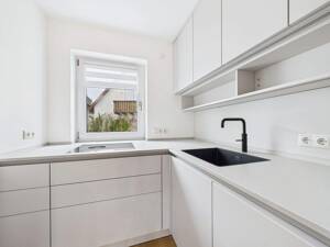 Hochwertiges KFW-55 Reihenmittelhaus in Regensburg mit Luxus-Küche, Fußbodenheizung und Garten! – 93057 Regensburg – Vorschaubild 8
