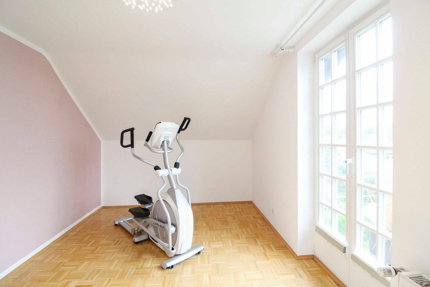 Einzigartige und schöne Maisonettewohnung in Bonn Holzlar mit 3 Balkonen und Garten – Bonn – Vorschaubild 8