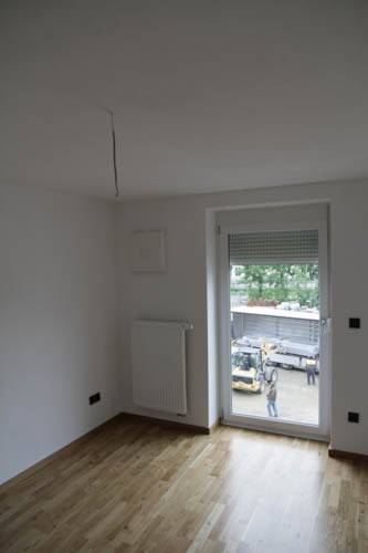 Bezugsfrei 01.08.2026: helle in 2014 sanierte 2 ZKB mit Balkon im Neuen Proviantbachquartier – Augsburg – Vorschaubild 4