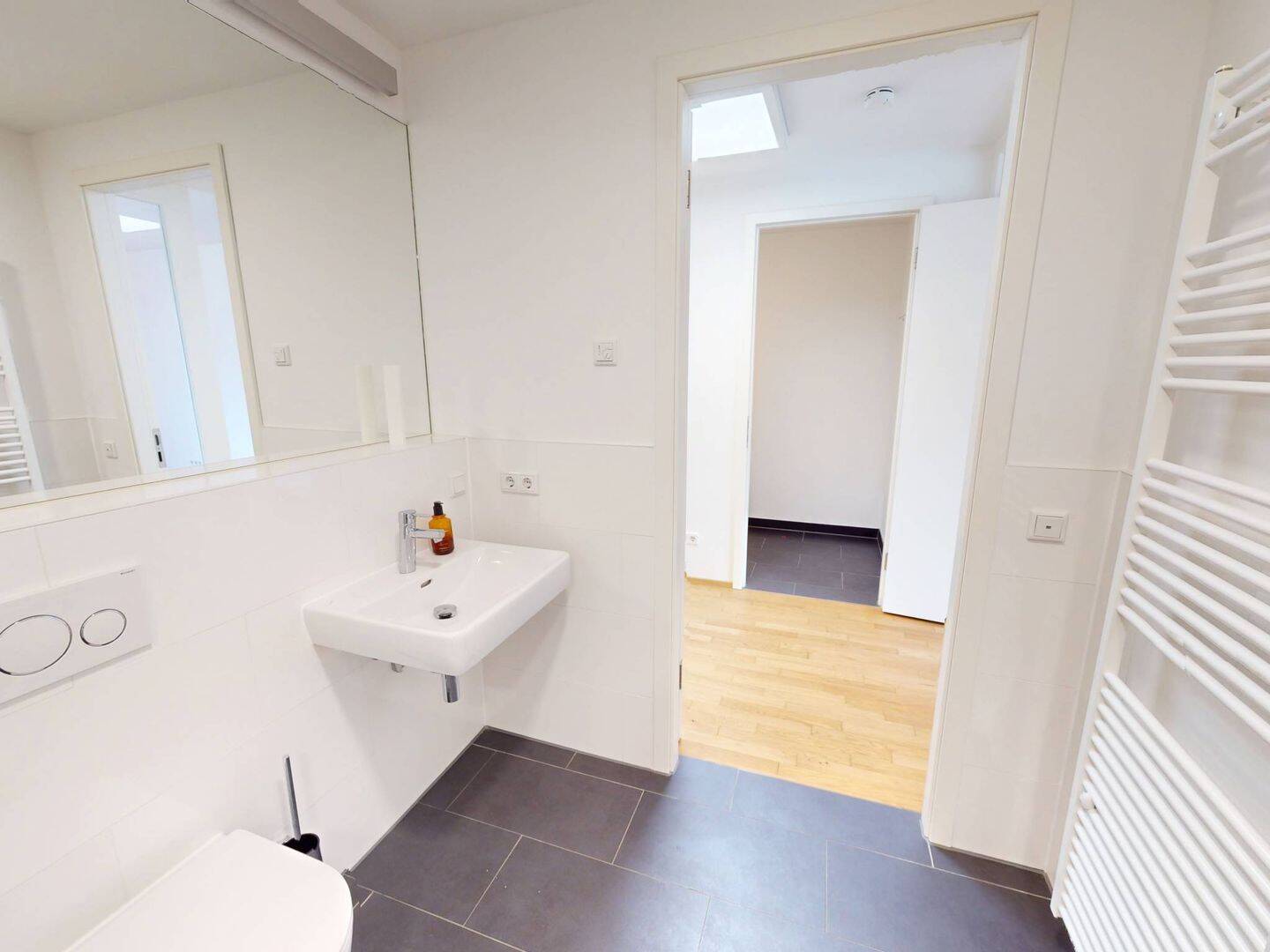 Viel Platz, mitten in der Hauptstadt: Helle 3-Zimmer-Neubauwohnung mit BALKON, 2 BÄDERN und EBK i... – Berlin – Vorschaubild 8