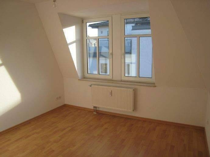 Sonnige 2,5-R-DG-Mais.-Wohnung mit West-Balkon und freiem weitem Blick in ruhiger Lage von Dresden-Löbtau – Dresden – Vorschaubild 7