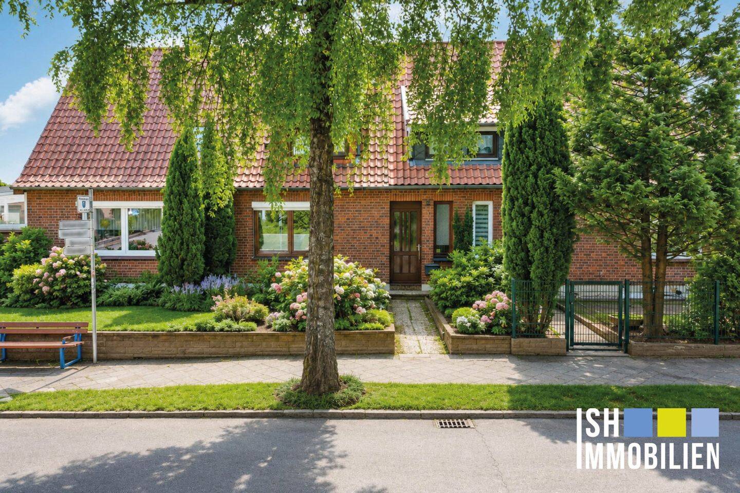 Gepflegtes Reihenhaus mit Garage und Terrasse