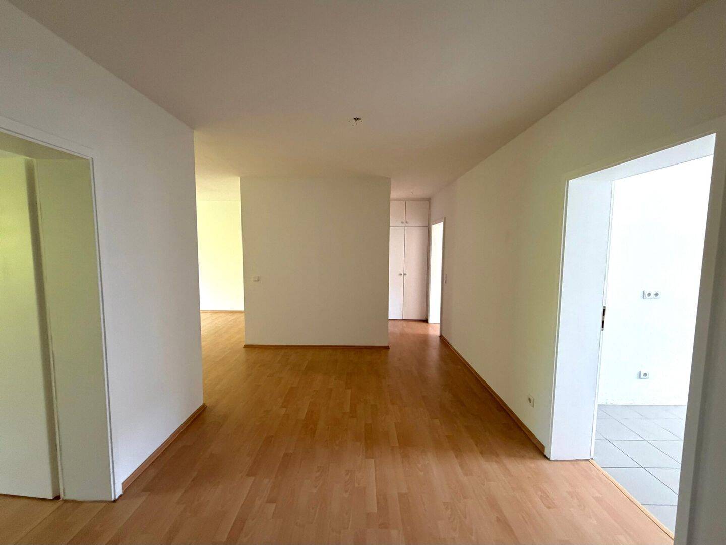 Helle 3,5-Zimmer-Wohnung mit großzügigem Wohnbereich und Balkon! – Hamm – Vorschaubild 3