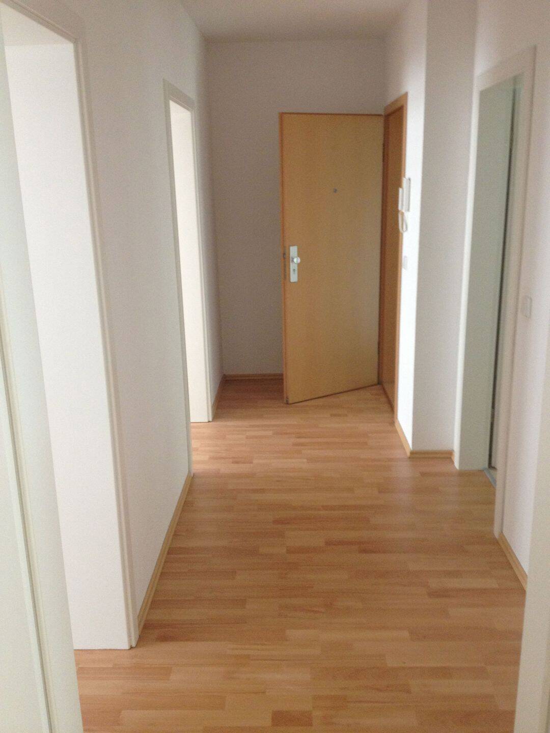 2-Raum, Einbauküche, Balkon, perfekt für WG, nahe Uni – Chemnitz – Vorschaubild 8