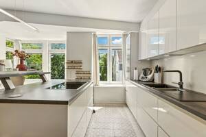 Luxuriöses Wohnen auf zwei Ebenen: Maisonette mit Gartenparadies und eigenem Pool – 58093 Hagen – Vorschaubild 8