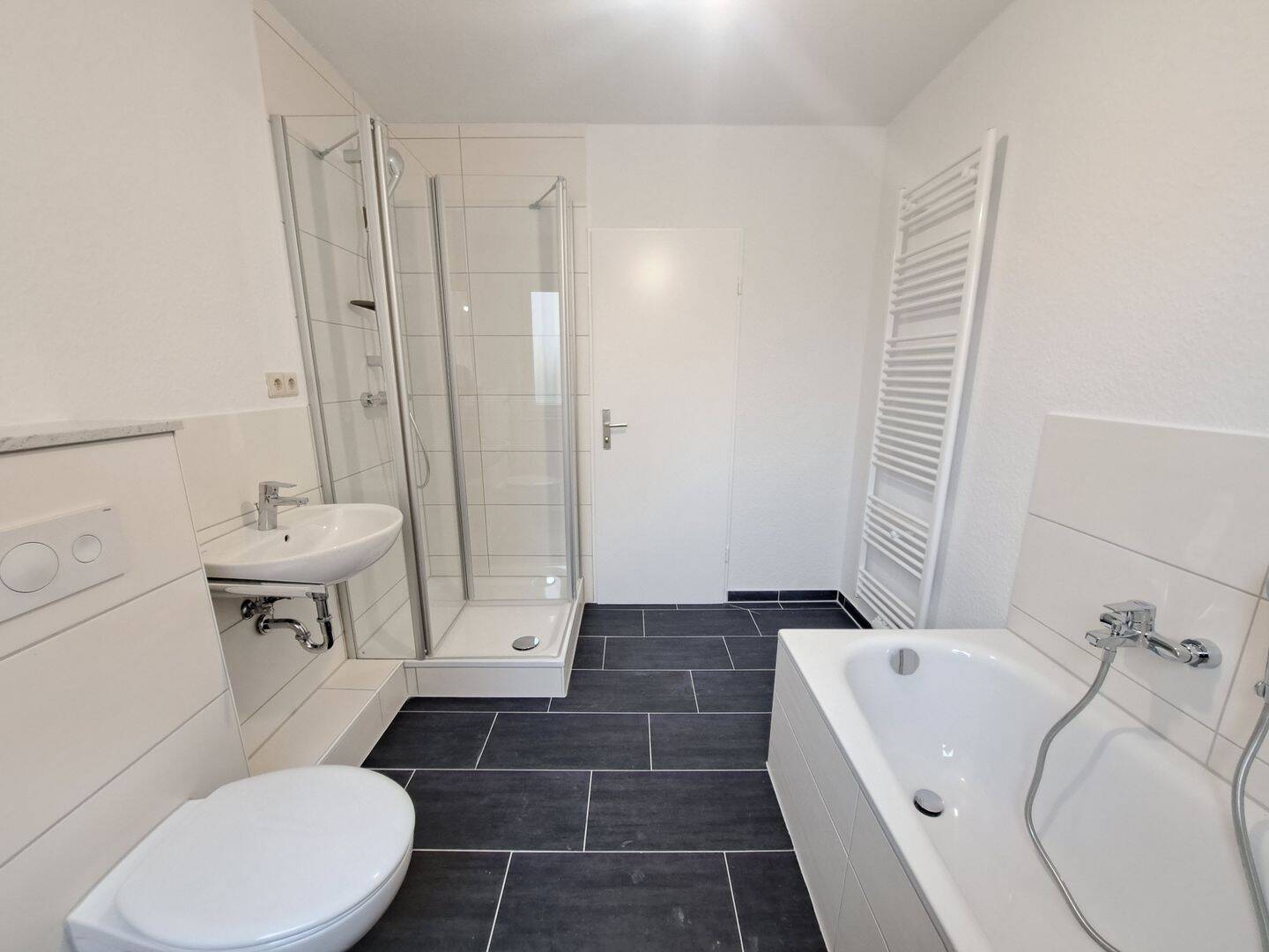 Frisch modernisierte 3 1/2-Zimmer-Wohnung mit Balkon in Bremerhaven-Lehe! – Bremerhaven – Vorschaubild 8