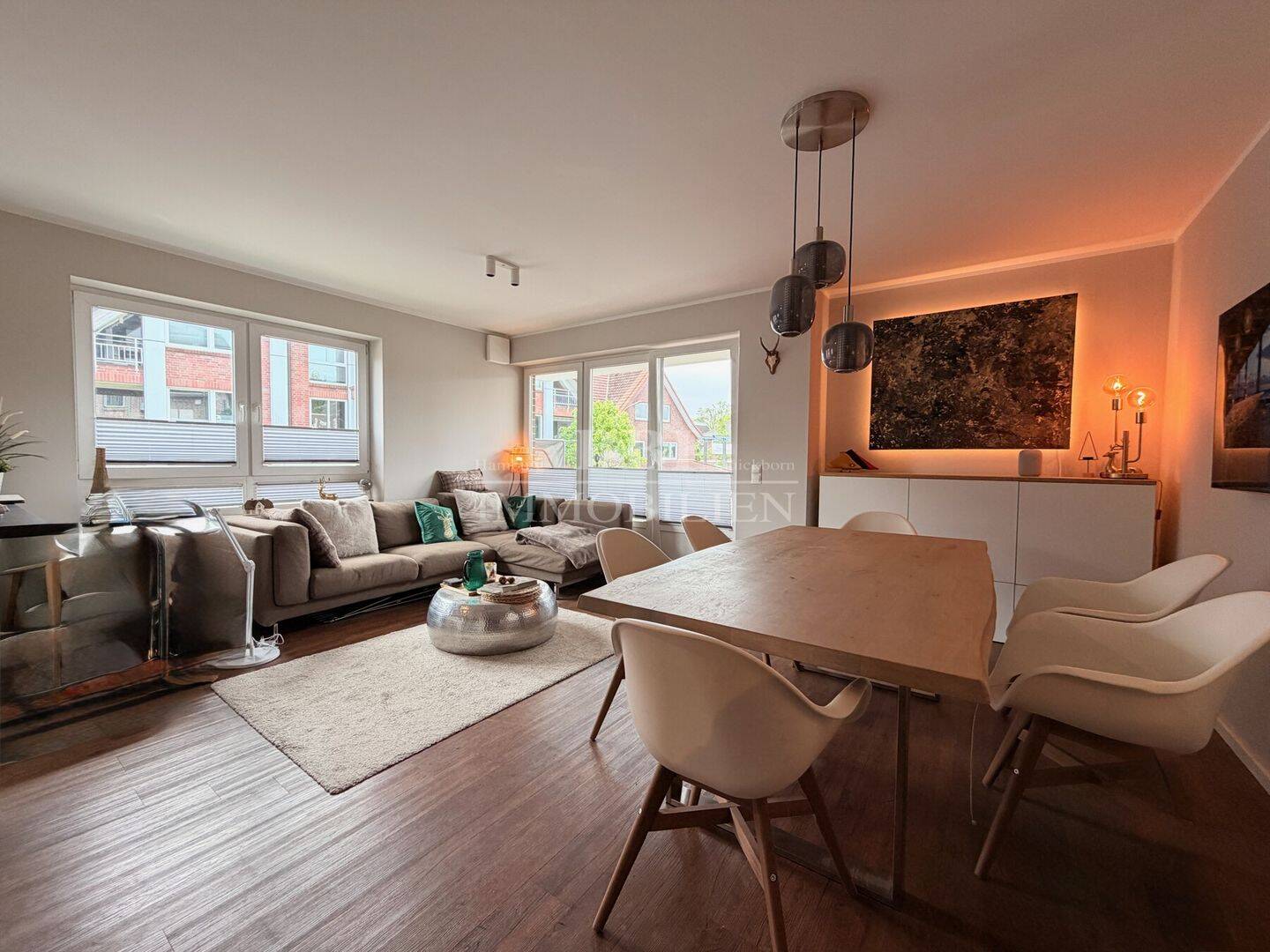 Großartige 3 Zimmerwohnung im Stadtkern mit Fahrstuhl und Tiefgaragenstellplatz – Quickborn – Vorschaubild 3