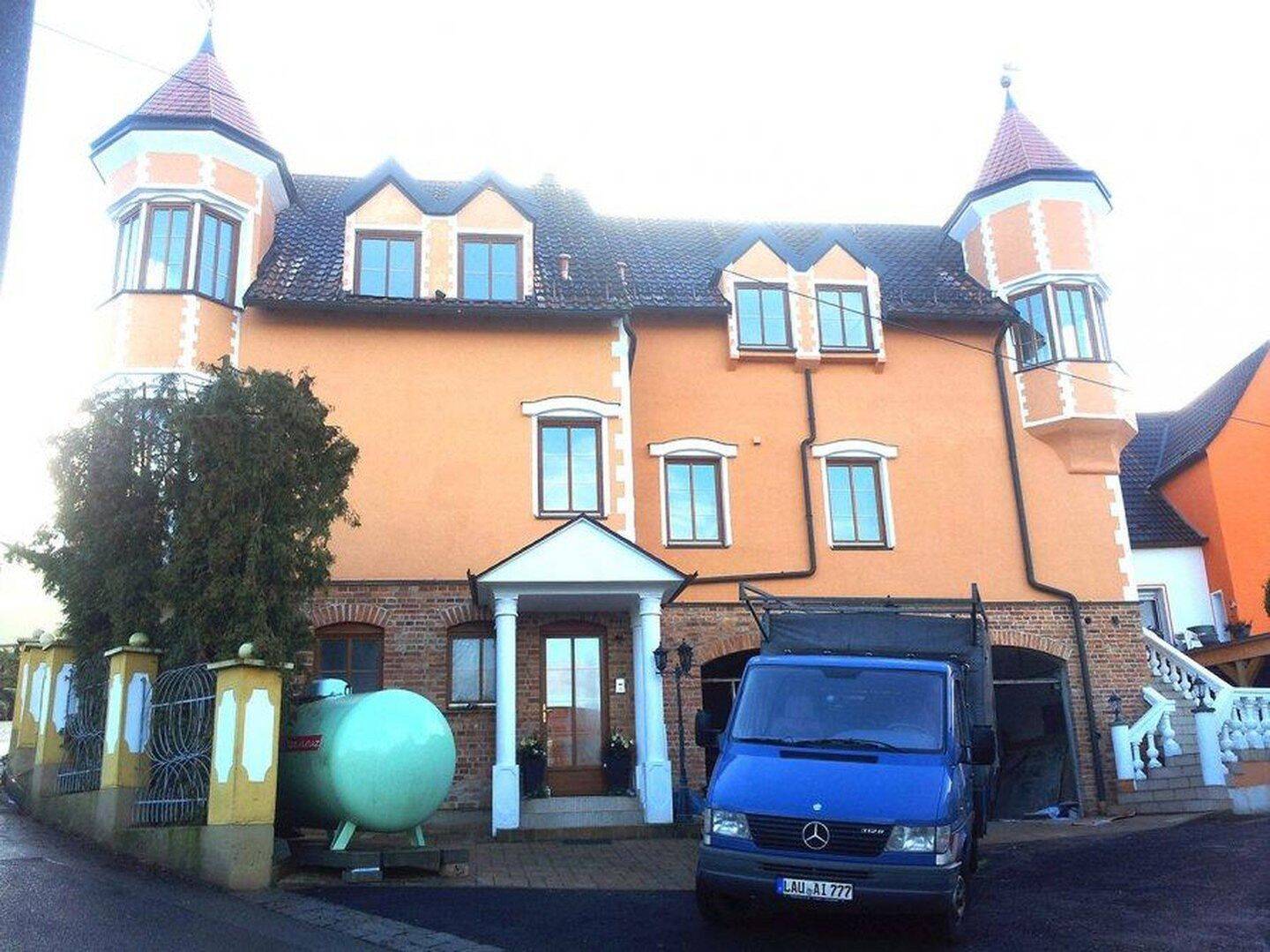 Schlossartiges MFH/Mehrgenerationenhaus, gehoben und attraktive Rendite – Schnaittach – Vorschaubild 3