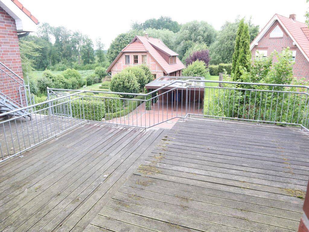 Gepflegte 6-Zimmer Doppelhaushälfte mit solider Bausubstanz, mit Balkon, Dachterrasse, Carport! – Rastede – Vorschaubild 5