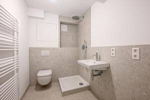 Energetisch saniertes Haus - Ruhige 2,5-Zimmer Wohnung im Hochparterre in der Maxvorstadt – 80798 München – Vorschaubild 7