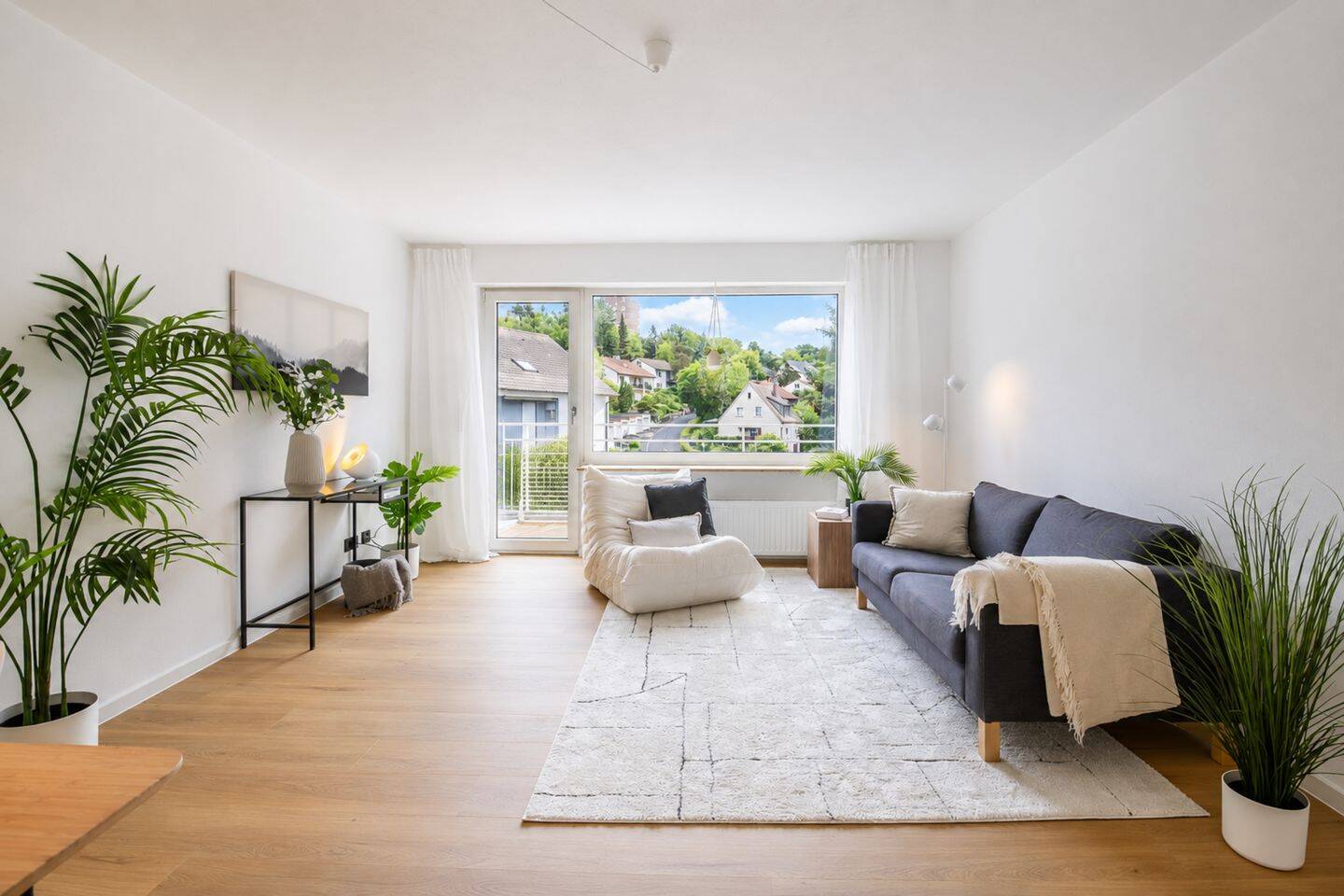 ++NEU: Sanierte, gepflegte ETW in Wü.-Lengfeld zvk, 3 Zi., Balkon, Garage++