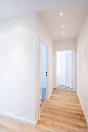 Altbauträume im Wrangelkiez | Bezugsfreie 2-Zimmer-Wohnung, lichtdurchflutet mit Balkon! – 10999 Berlin – Vorschaubild 9