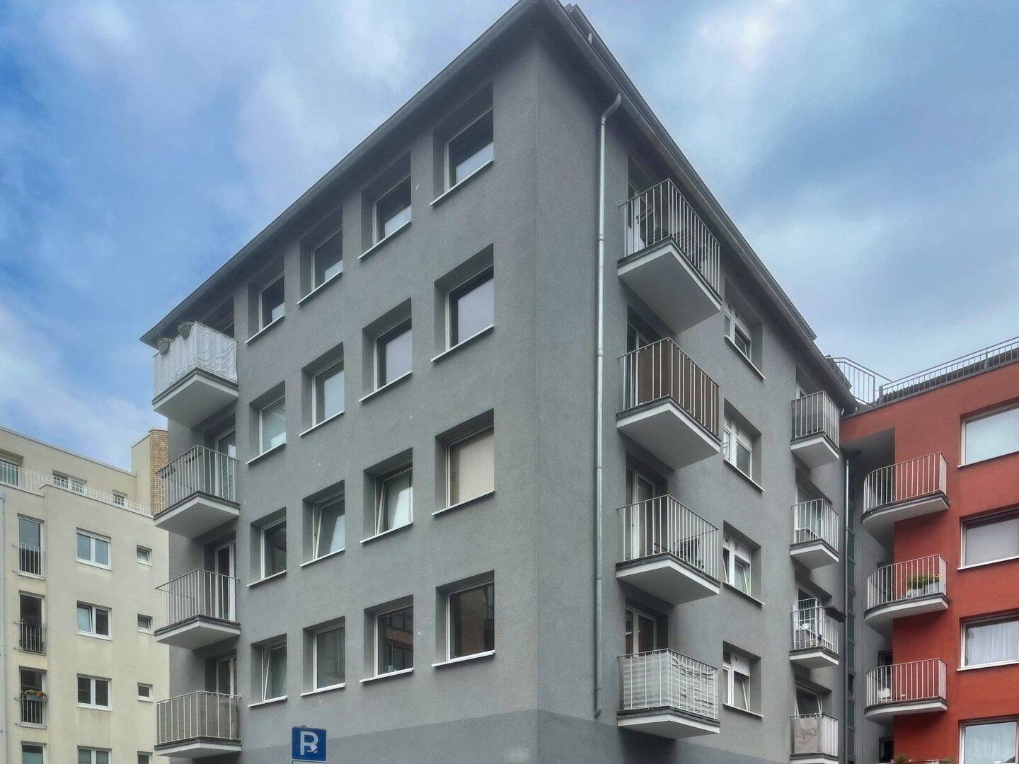 Ansprechende gepflegte 2 Zimmerwohnung in Altstadt Nord Lage Nähe Mediapark mit Balkon und Aufzug – Köln – Vorschaubild 2