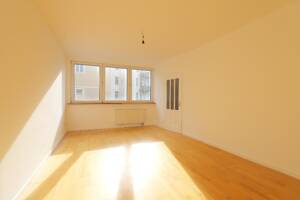 *Trier* helle 4 ZKB Erdgeschosswohnung in guter Lage mit exklusiver Terrasse und Garten! – 54295 Trier – Vorschaubild 6