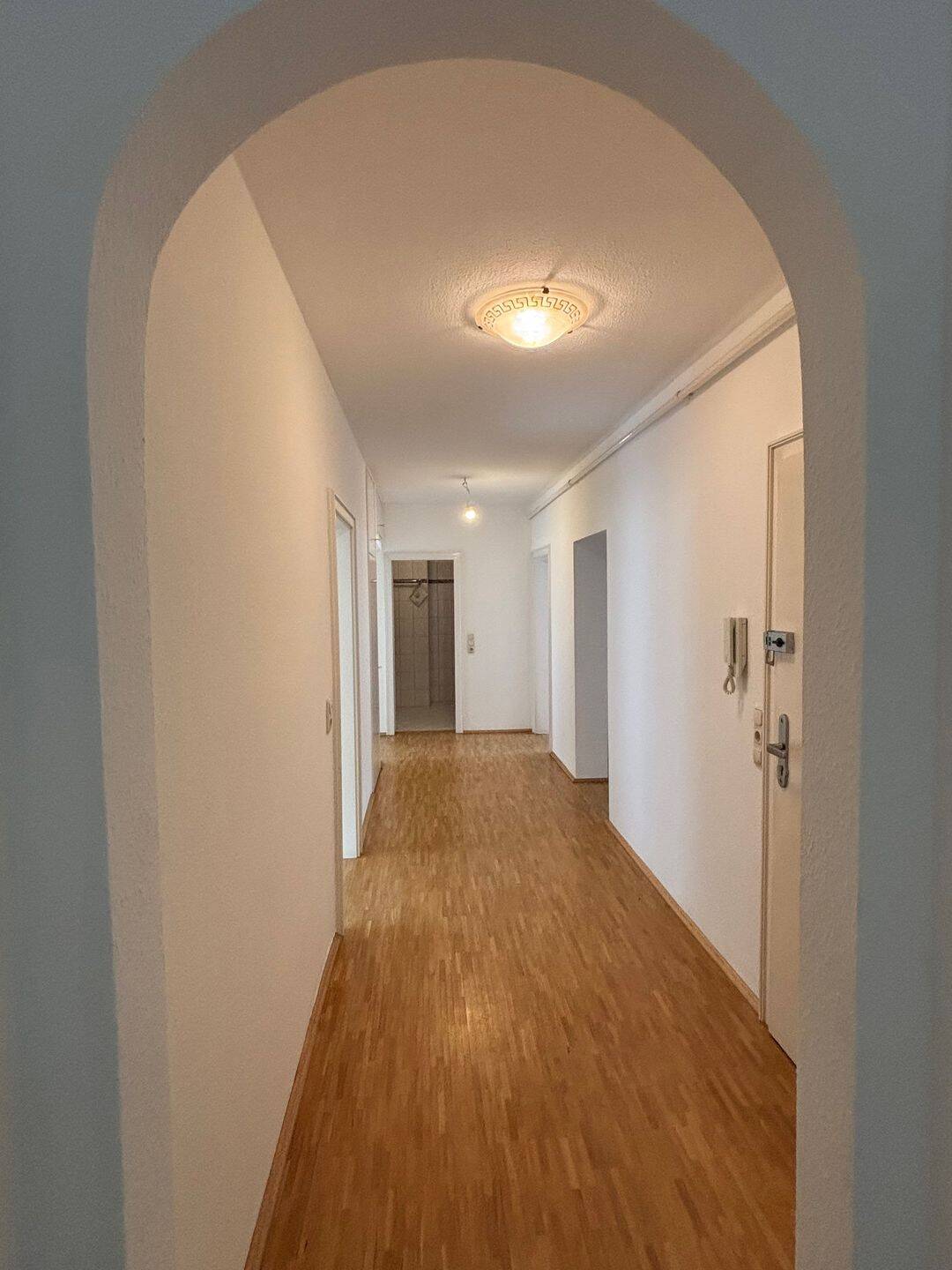 Helle Altbau Wohnung mit Balkon in der Würzburger Altstadt – Würzburg – Vorschaubild 2