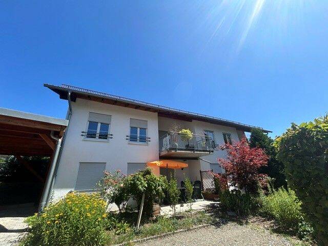 Gemütliche 3-Zimmer-Wohnung mit schönem Balkon in kleiner Einheit
