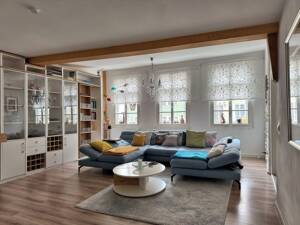 4-Zimmer-Wohnung mit Balkon im historischen Stadtkern von Coburg – 96450 Coburg – Vorschaubild 1