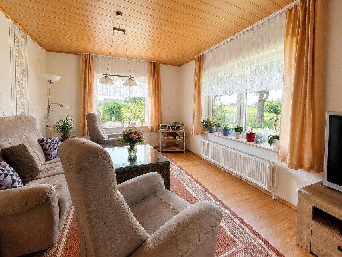 Wohnen im Grünen: Familienfreundliches Einfamilienhaus mit Garage – Ihlow – Vorschaubild 5