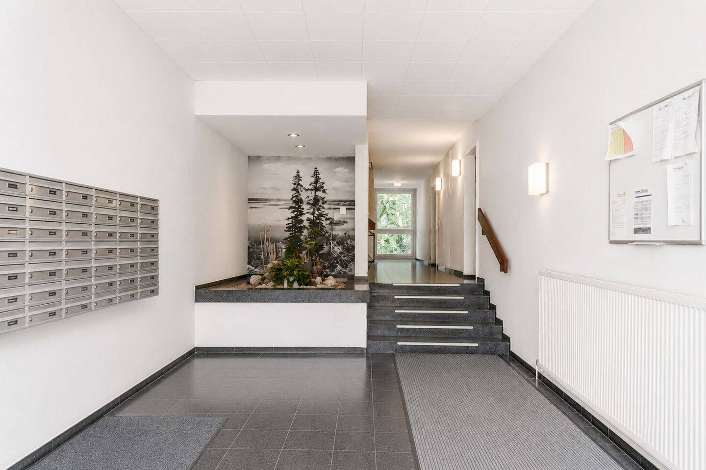 Helles Apartment mit großzügigem Balkon mit Blick ins Grüne – München – Vorschaubild 3