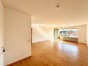 Sofort bezugsfertige 1-Zimmer-Wohnung mit Westloggia, Tageslichtbad und separater Küche