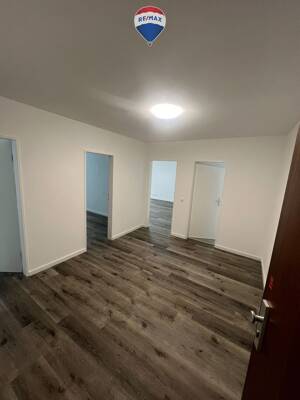 Jetzt reduziert! Renovierte 3-Zimmer-Wohnung mit Balkon & Stellplatz in bevorzugter Lage – 22549 Hamburg – Vorschaubild 2