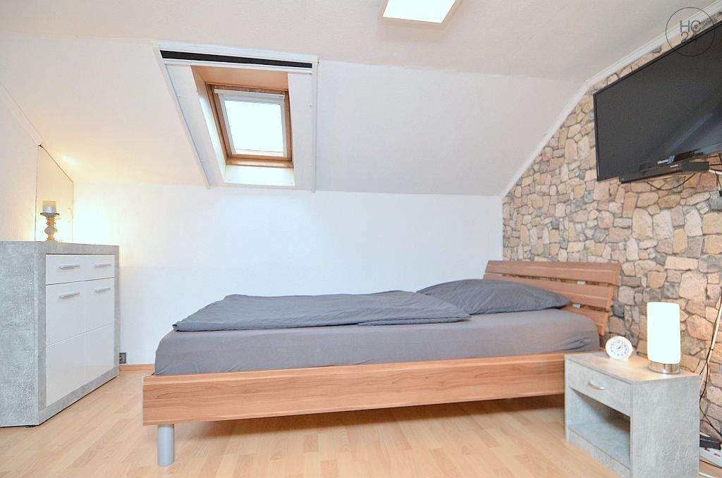 Home Office möglich: 2 modern möblierte Zimmer für Pendler mit WLAN – Nürnberg – Vorschaubild 2