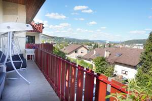 Weitblick auf die Burg und die Stadt Lörrach - großzügige 4,5 Zimmer-Stadtwohnung zu verkaufen – 79539 Lörrach – Vorschaubild 2