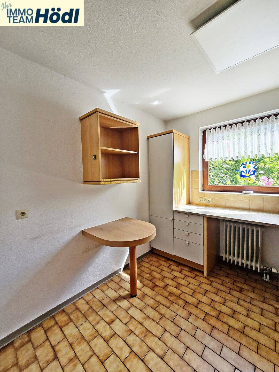 Großes Reihenhaus mit Garage und AAP im Freien sucht neuen Eigentümer !! – Reutlingen – Vorschaubild 6