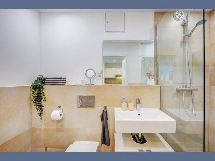 Möbliert: Charmante 1,5-Zimmer Wohnung im 9. OG – München – Vorschaubild 8