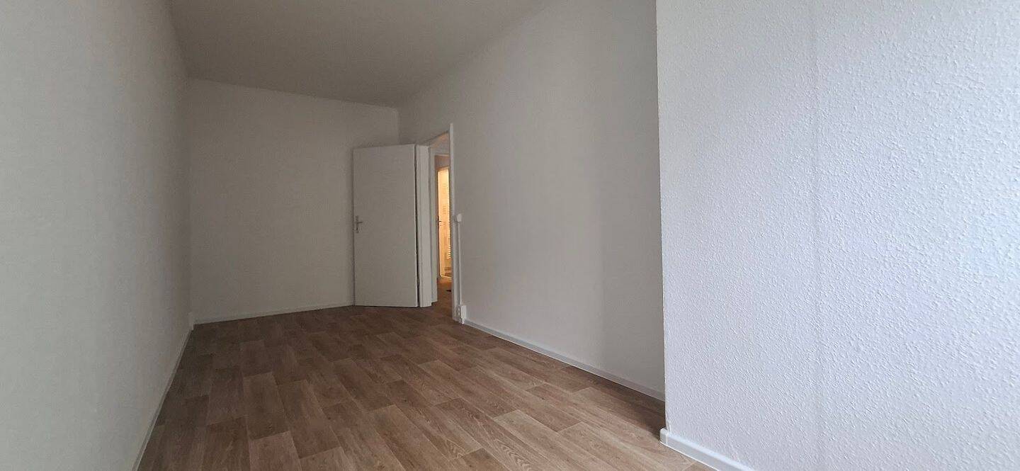 Nachmieter gesucht: Schicke 2-Raum-Wohnung mit Flügeltüren – Chemnitz – Vorschaubild 4