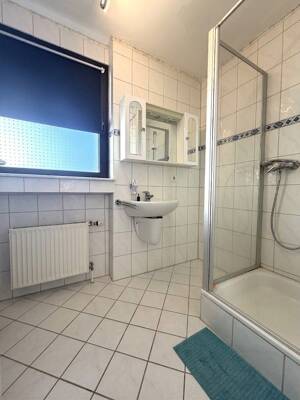 ++ HELLES APPARTEMENT MIT KÜCHE UND GRÜNBLICK ++ – 42659 Solingen – Vorschaubild 4