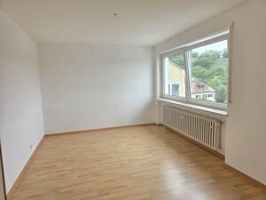 Ruhig gelegene 3-Zi-Wohnung im obersten Geschoss mit EBK, Balkon & Gartennutzung, Garage optional – 97082 Würzburg – Vorschaubild 6