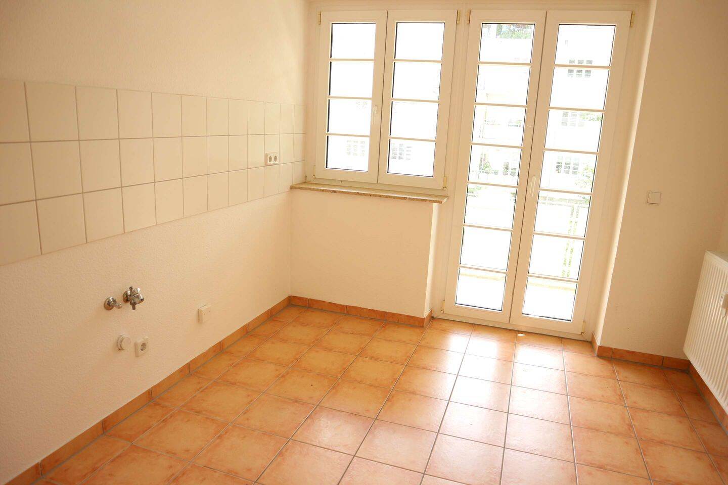 Mieter ab 1.8. gesucht ! 1. OG - INKL EBK !- geräumige Küche - Balkon ! – Chemnitz – Vorschaubild 2