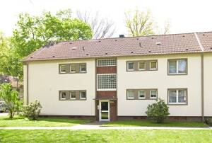 2,5 Zimmer Wohnung mit EBK und Balkon (Ankauf der vorhanden Küche erwünscht)