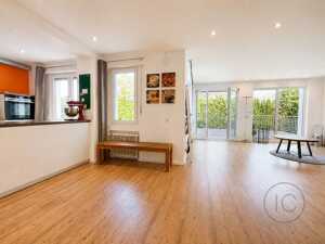 Bezugsfreie 4-Zimmer-Wohnung mit Terrasse, Balkon und Grünblick am Königsforst
