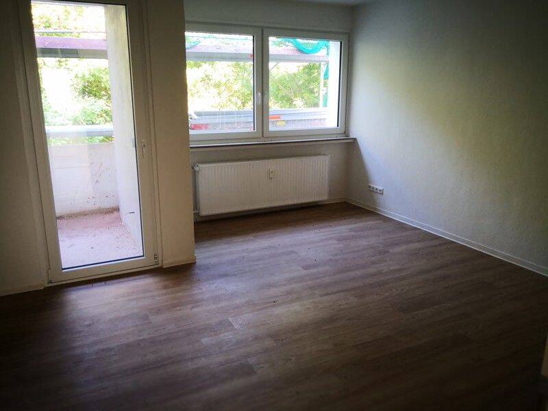 Zum Einzug frisch renovierte und sanierte 3-Zimmer-Wohnung mit Balkon – Duisburg – Vorschaubild 7