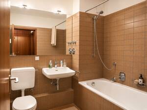 Charmante Wohnung am Park - mit Balkon und Tiefgaragenstellplatz – 30627 Hannover – Vorschaubild 4
