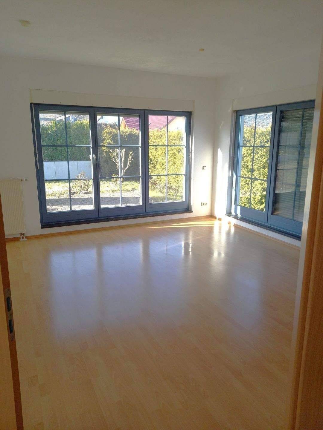 Einfamilienhaus mit Garage im Bungalowstil – Ettersburg – Vorschaubild 3