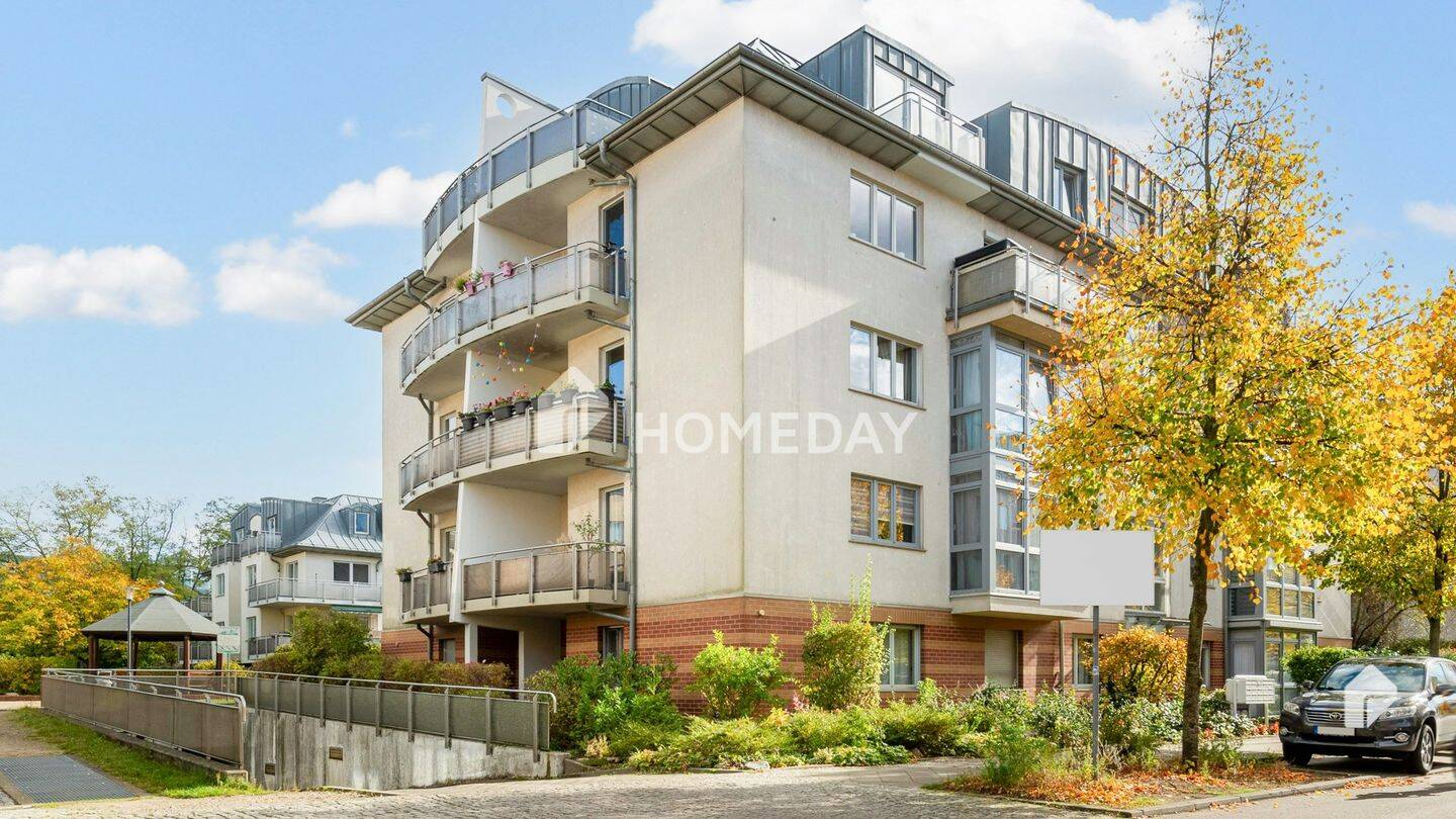 Charmante 2-Zimmer-Wohnung in ruhiger Lage mit zwei Balkonen und Tiefgaragenstellplatz – Berlin – Vorschaubild 2