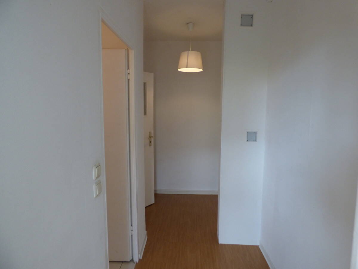 Attraktive Kapitalanlage: Sonnige Wohnung in zentraler Lage "vermietet" mit Wannenbad und Aufzug – Berlin – Vorschaubild 9