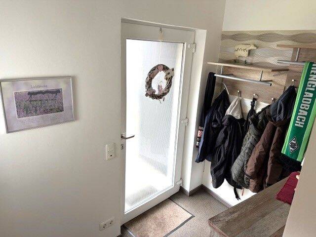 Familienfreundliches, helles Wohnhaus mit Garten, Garage und Carport in 41069 Mönchengladbach – Mönchengladbach – Vorschaubild 5